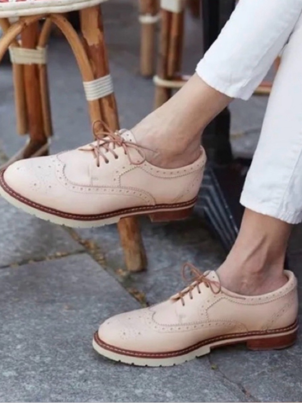 Samuel Hubbard Pink Oxford Winged Traveler Brogue Flats in Blush Pink